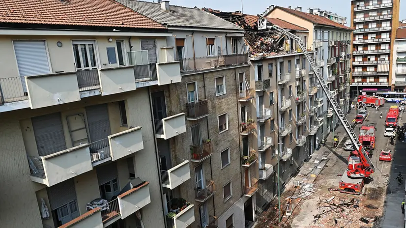 cesplosione dello stabile in via Nizza 389 a Torino , 30 giugno 2025 ANSA/ALESSANDRO DI MARCO