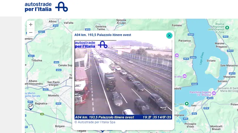 La coda dalla webcam di Autostrade per l'Italia