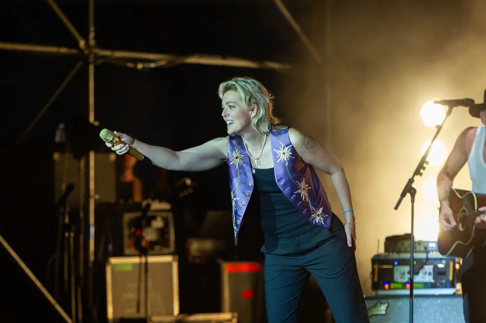 Grandi Carlile al festival Tener-a-mente