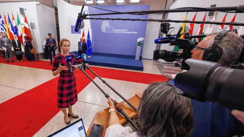epa12237957 Vice-President of the European Commission and High Representative of the European Union for Foreign Affairs and Security Policy, Kaja Kallas, speaks with the media upon arrival for a meeting of Palestinian and Israeli foreign ministers on the sidelines of the EU-Southern Neighbourhood Ministerial Meeting at the EU Council in Brussels, Belgium, 14 July 2025. EPA/OLIVIER MATTHYS