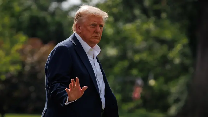 Il presidente degli Stati Uniti Donald Trump - Foto Epa/Samuel Corum