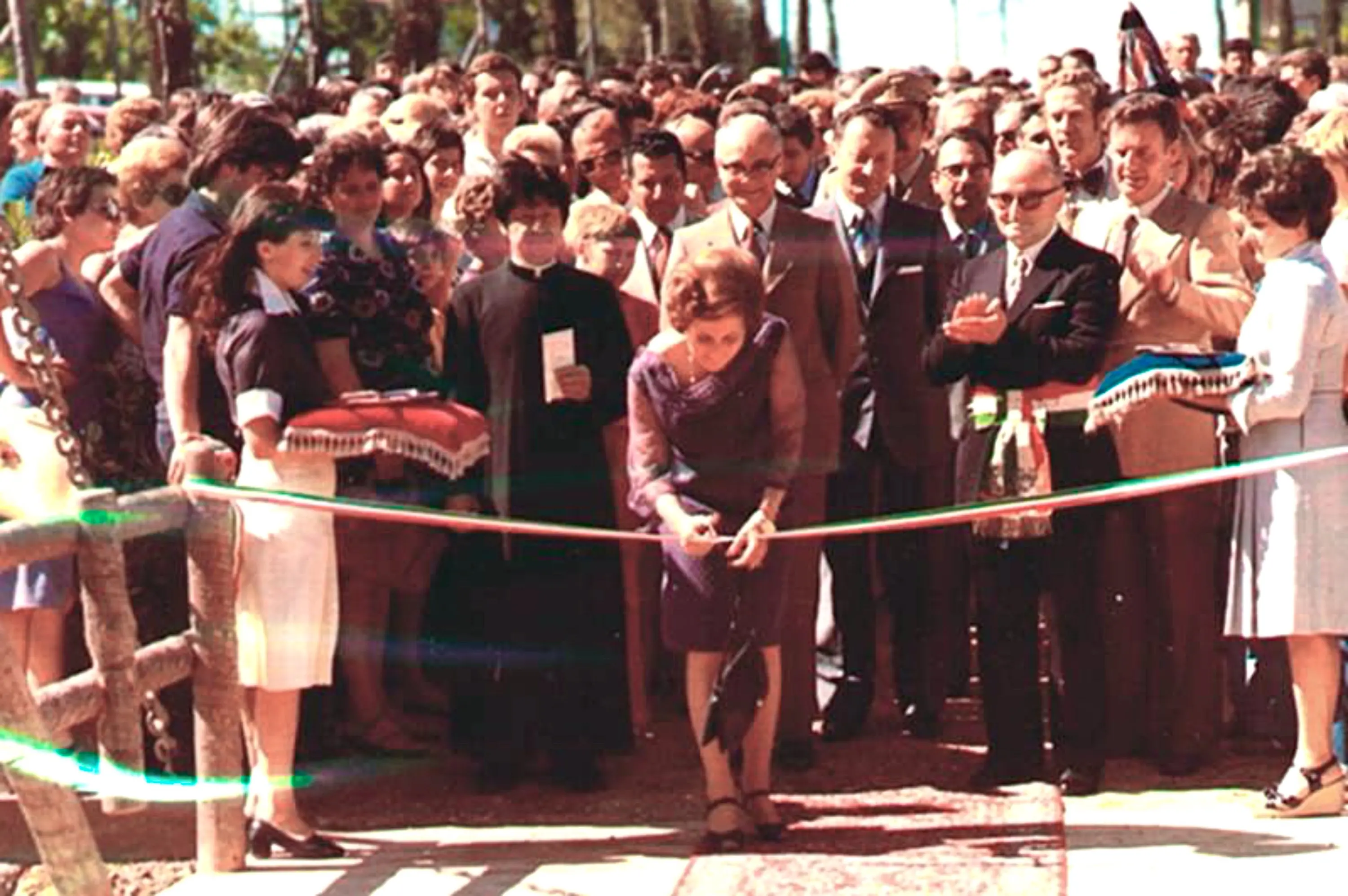Il giorno dell'apertura di Gardaland il 19 luglio 1975