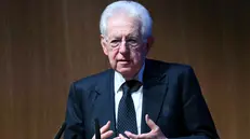 Il senatore a vita Mario Monti durante il convegno ''Governare l'Europa e l'Italia all'epoca di Donald Trump'' alla Luiss, Roma, 24 marzo 2025. ANSA/ETTORE FERRARI