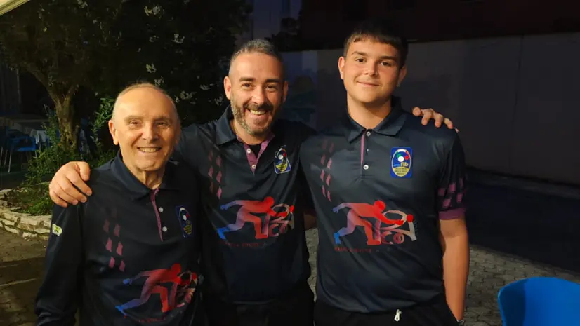 Angelo Palazzi insieme al figlio Daniel e al nipote Leonardo - © www.giornaledibrescia.it