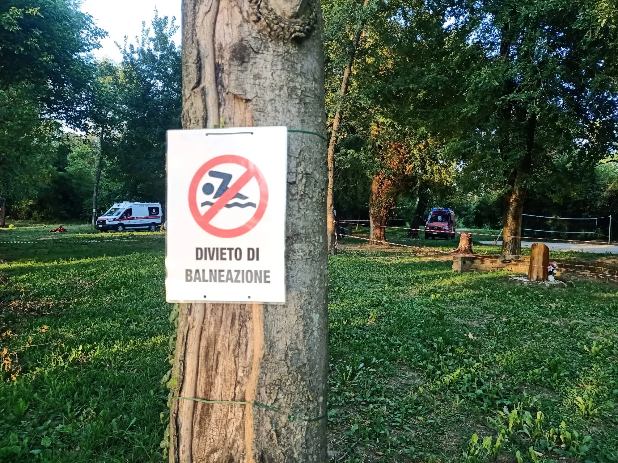 I Vigili del fuoco impegnati nelle ricerche a Urago d'Oglio