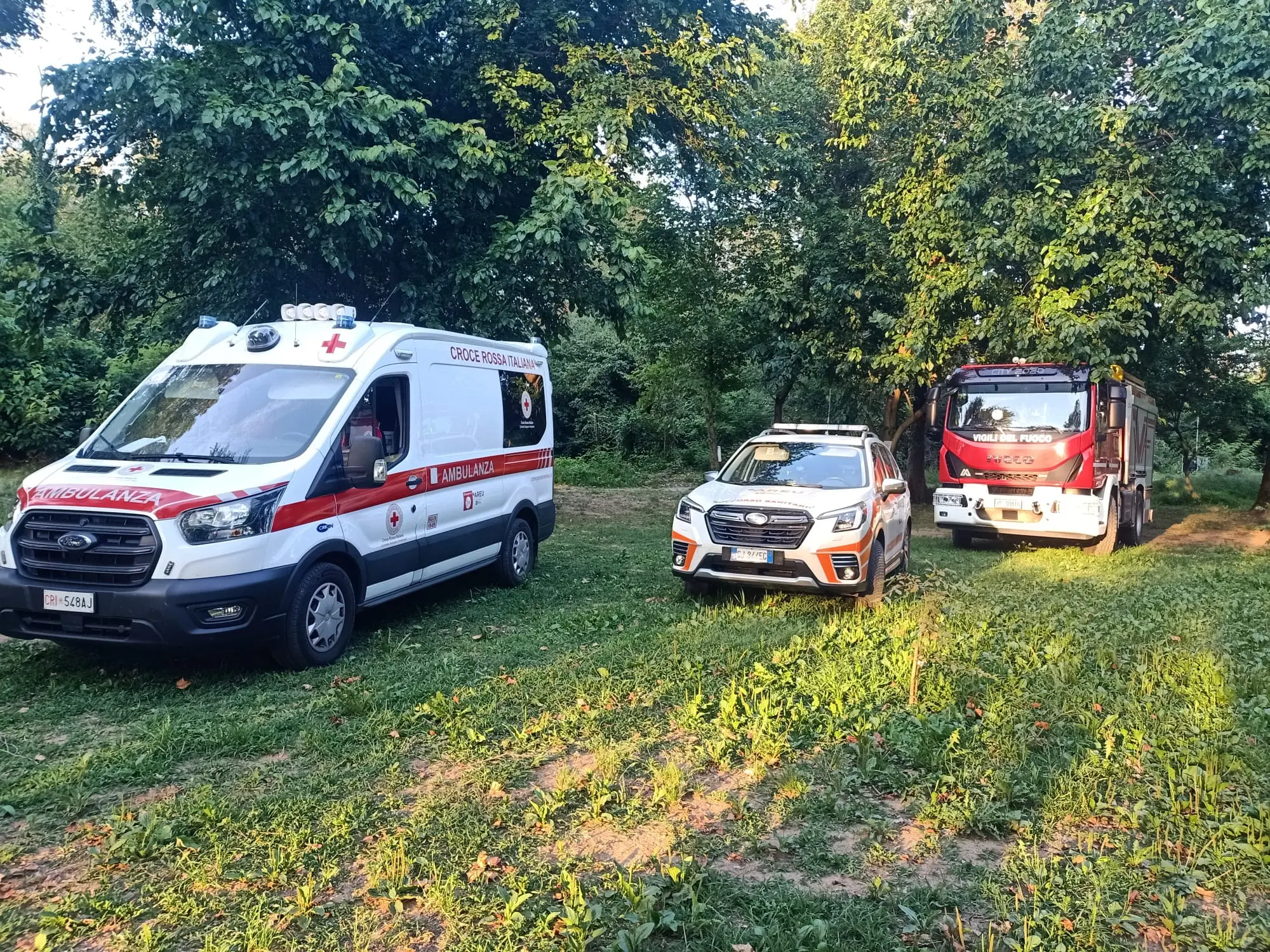 I Vigili del fuoco impegnati nelle ricerche a Urago d'Oglio