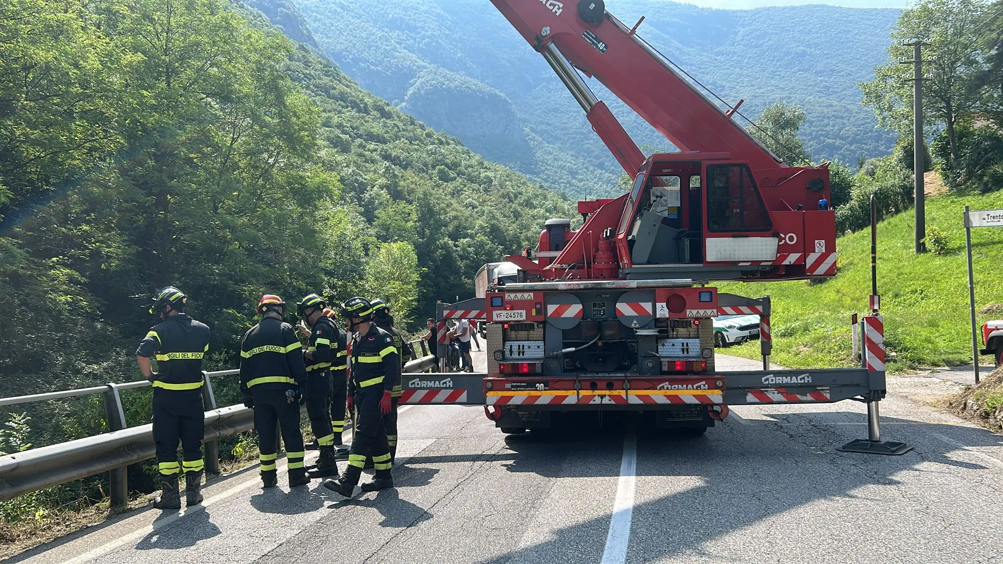 Un cavallo nel torrente del Garza