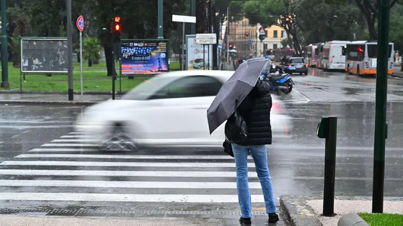 Piove forte a tratti, allagamenti diffusi sul territorio ligure. Scuole chiuse in via precauzionale in molti comuni, allerta arancione nel centro della regione, mentre nel Tigullio e nello spezzino il livello di allerta erossa per i grandi bacini dell'Entella.e del Magra.Genova, 08 ottobre 2024. ANSA/LUCA ZENNARO