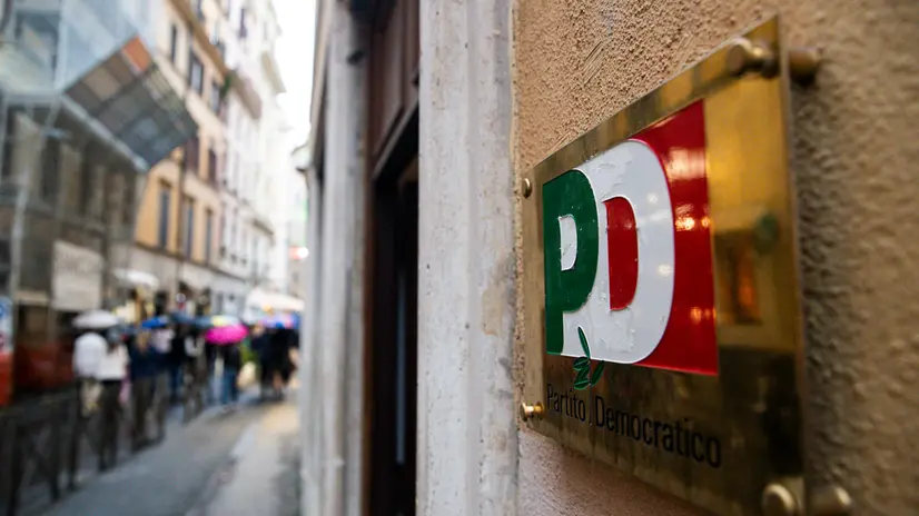 La sede del Nazzareno durante gli incontri della segretaria del Partito Democratico Elly Schlein con imprenditori e parti sociali per approfondire le conseguenze della politica dei dazi, la situazione economica del Paese e illustrare le proposte del partito, presso la sede del Pd, Roma, 14 aprile 2025. ANSA/ANGELO CARCONI