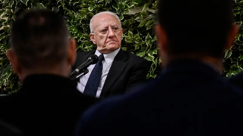 Il presidente della Regione Campania De Luca - Foto Ansa © www.giornaledibrescia.it