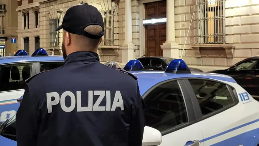 Polizia in centro a Brescia