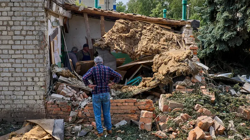 epa12233676 The site of a glide bomb strike on a civilian infrastructure object in Kharkiv, Ukraine, 12 July 2025, amid the Russian invasion. At least three people were injured after a morning combined Russian attack by glide bombs and shock drones in Kharkiv, according to the Kharkiv Mayor, Ihor Terekhov. EPA/SERGEY KOZLOV