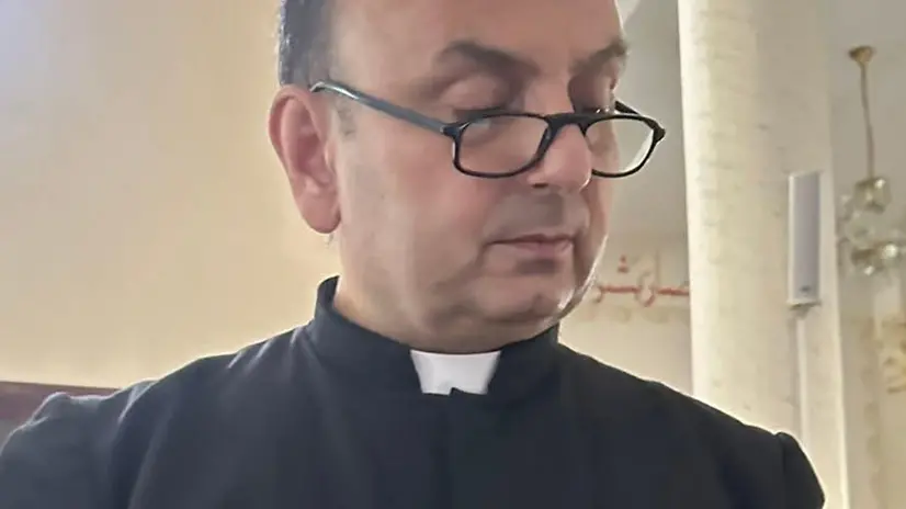 Una foto tratta da Facebook di padre Gabriel Romanelli, parroco della chiesa della Sacra Famiglia a Gaza. FACEBOOK/GABRIEL ROMANELLI +++ ATTENZIONE LA FOTO NON PUO' ESSERE PUBBLICATA O RIPRODOTTA SENZA L'AUTORIZZAZIONE DELLA FONTE DI ORIGINE CUI SI RINVIA+++ NPK +++
