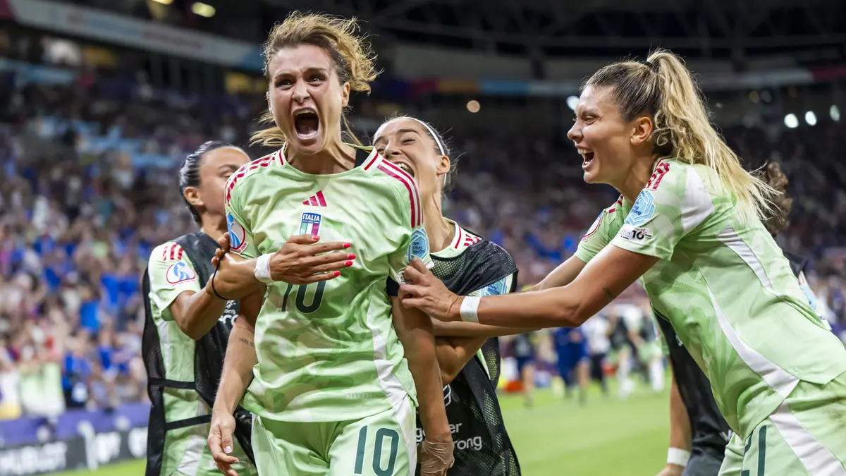 La bresciana Cristiana Girelli dopo la rete del 2-1 alla Norvegia - Foto Ansa © www.giornaledibrescia.it