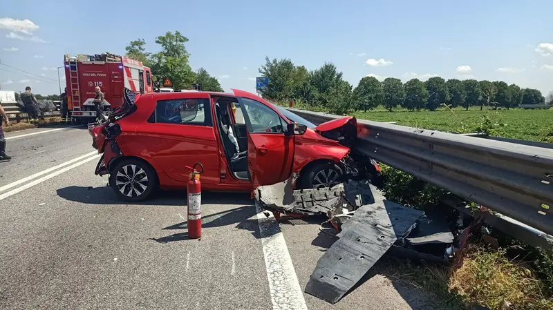 L'auto incidentata a Montichiari - © www.giornaledibrescia.it
