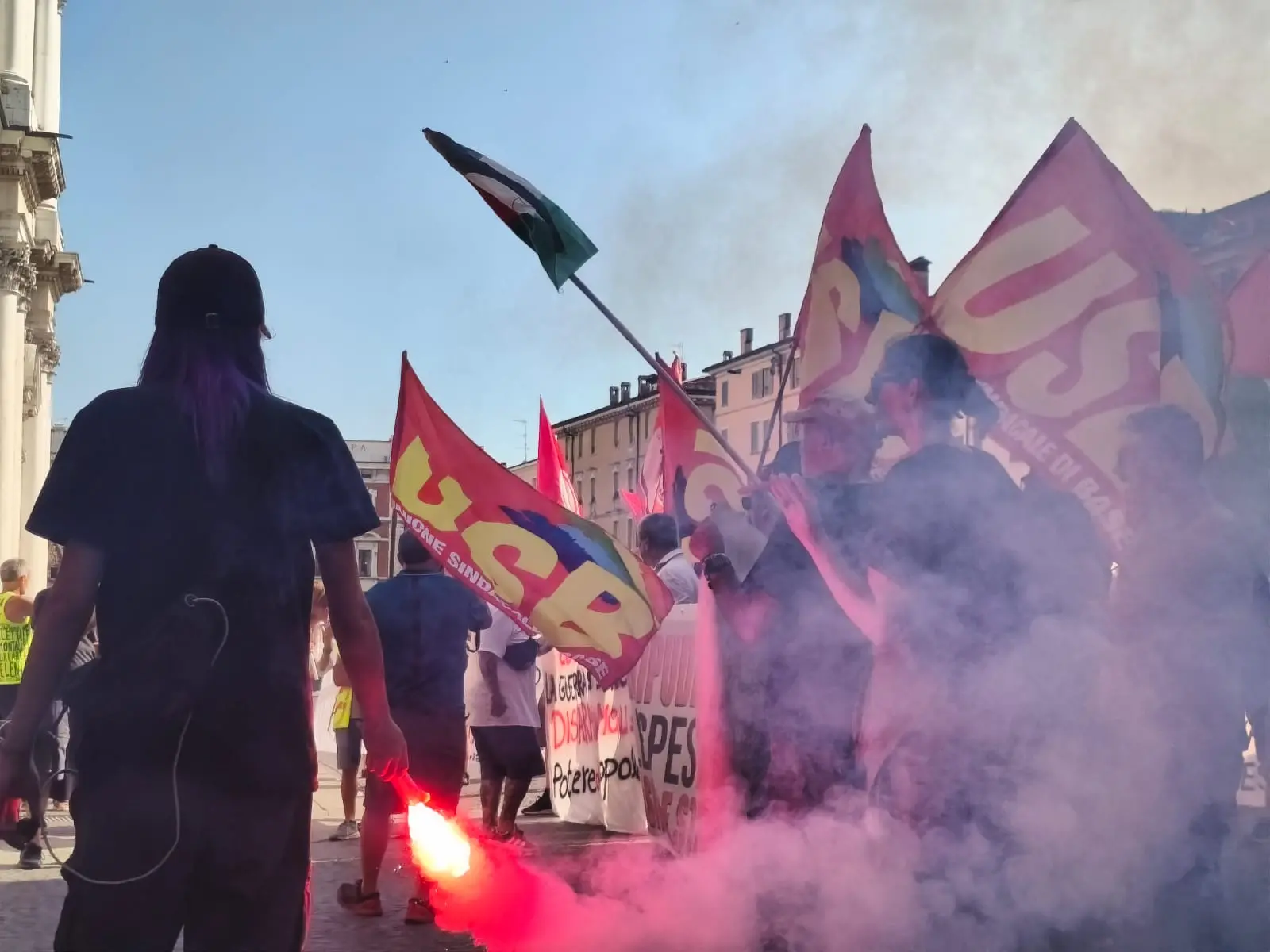 Carico di missili a Montichiari, manifestazione dei lavoratori Usb a Brescia