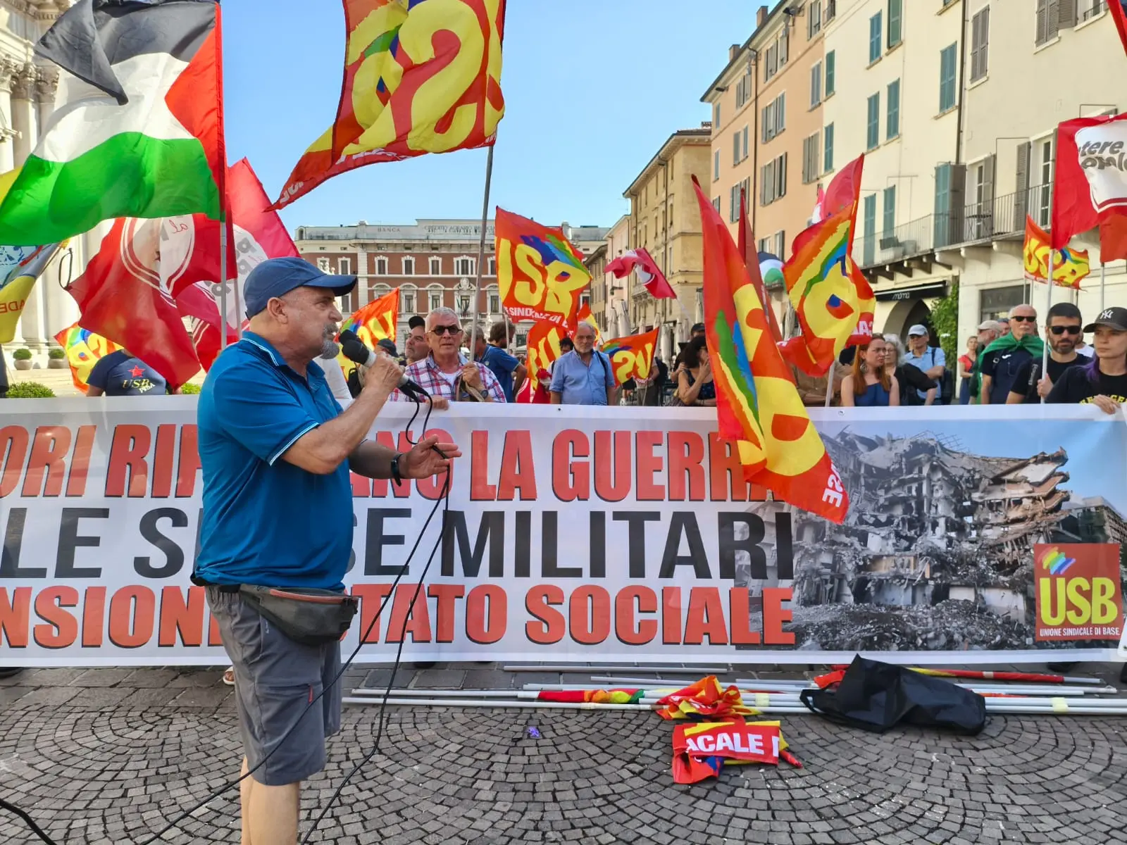 Carico di missili a Montichiari, manifestazione dei lavoratori Usb a Brescia