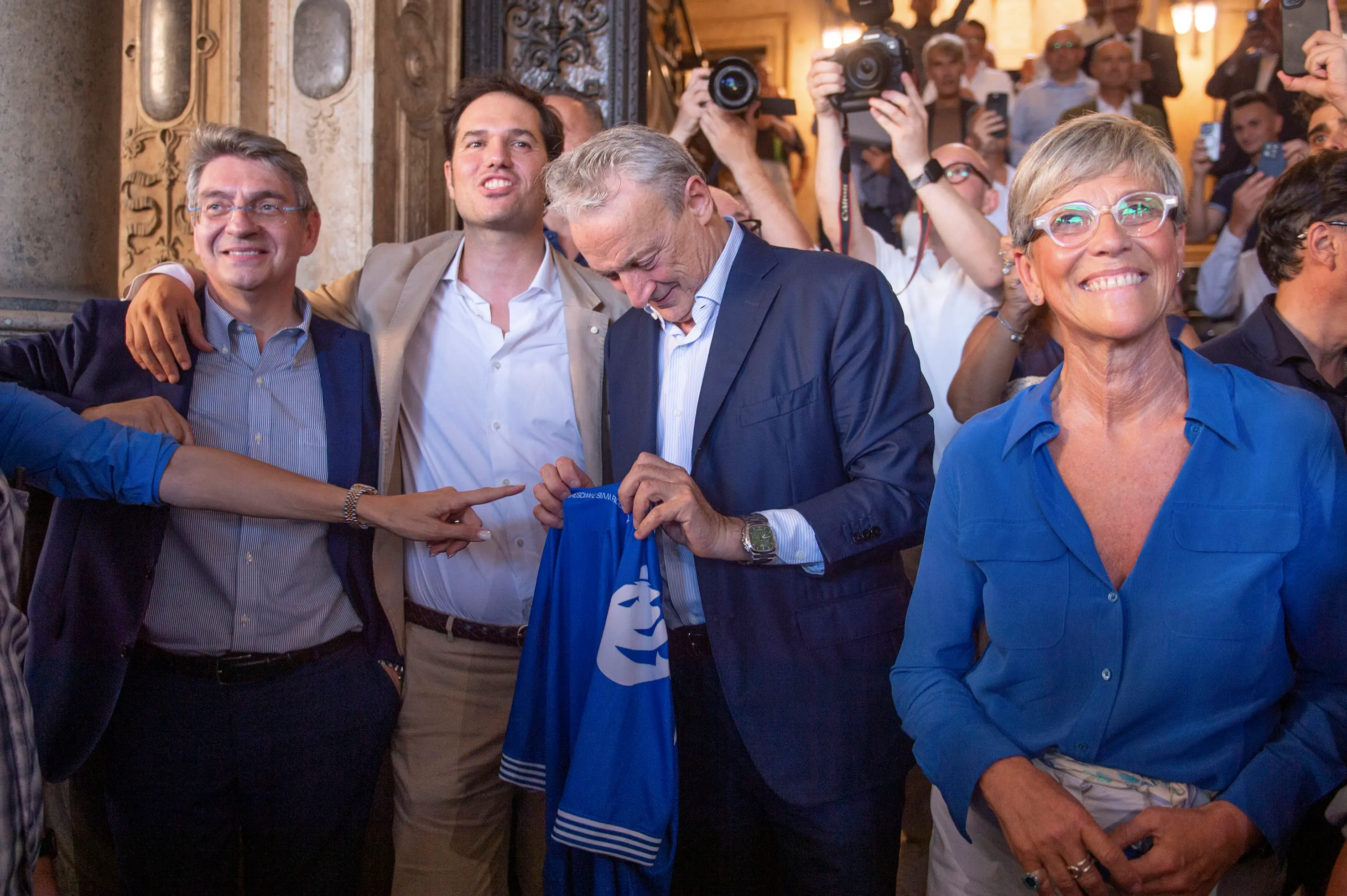 L'affetto dei tifosi per Giuseppe Pasini