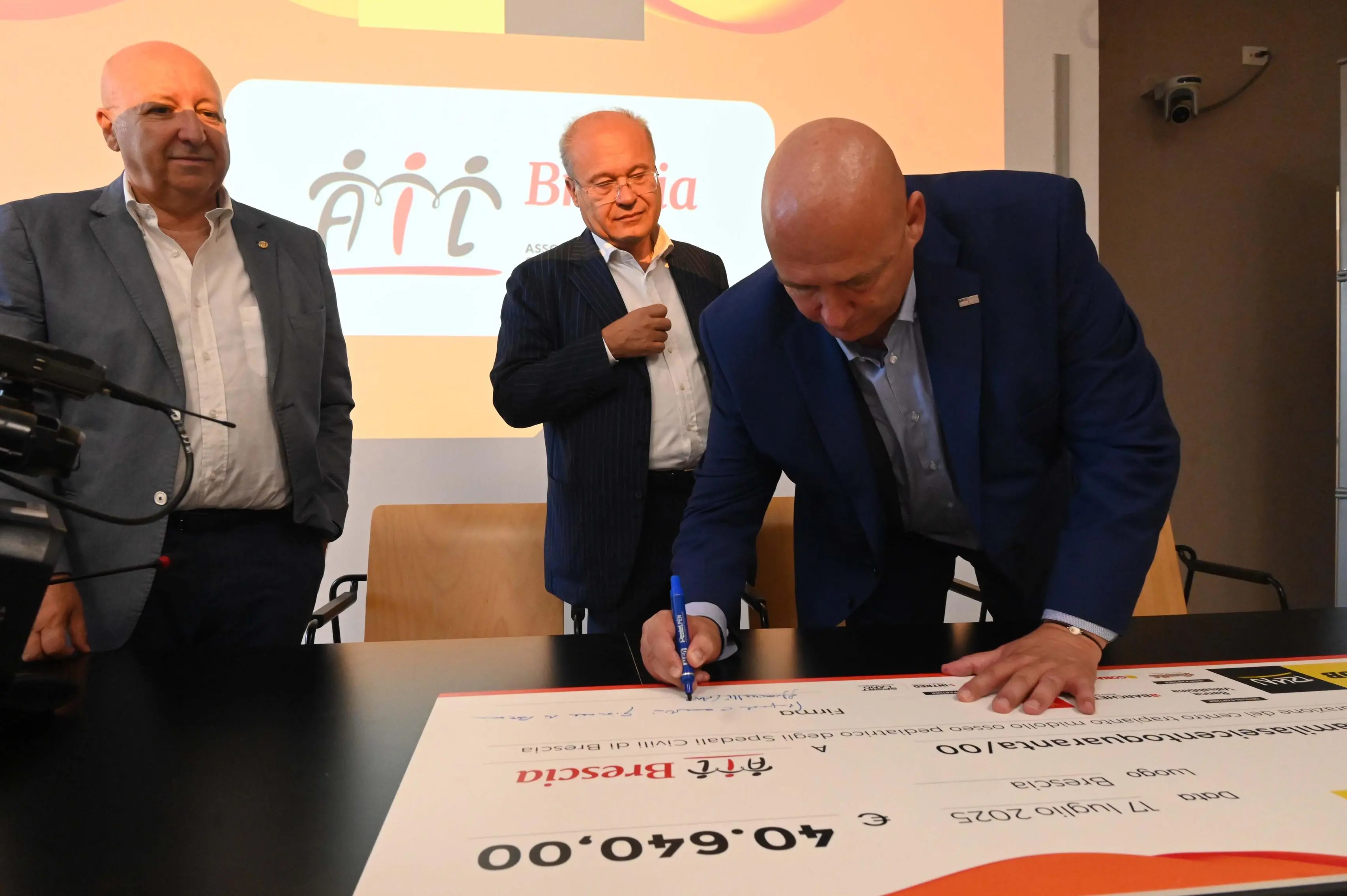 GdB run, la consegna dell'assegno all'Ail