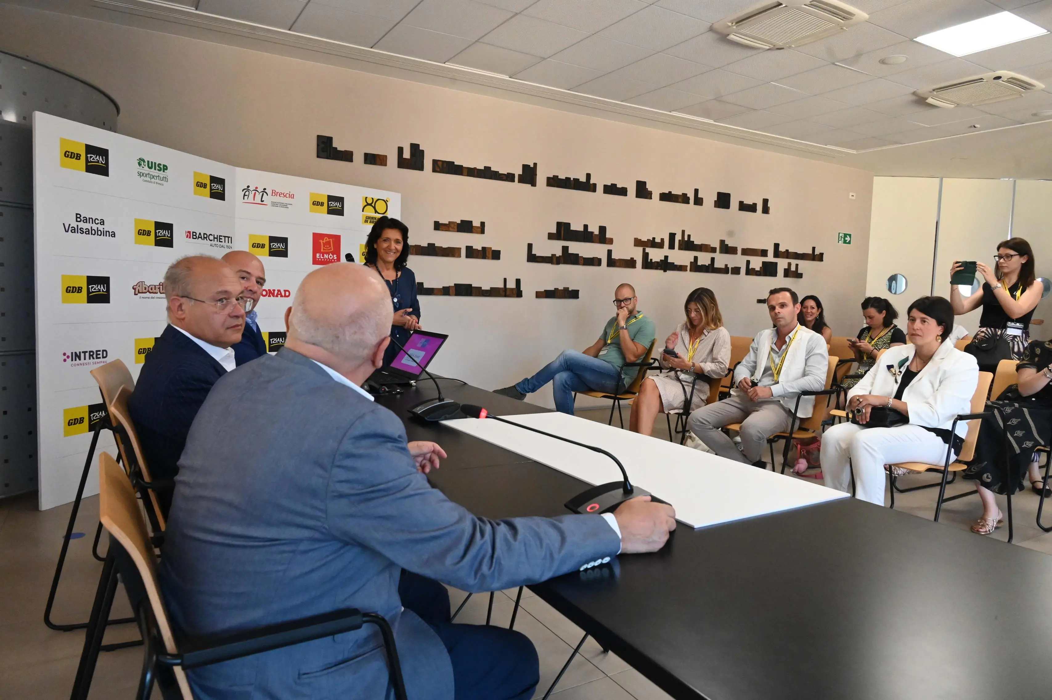 GdB run, la consegna dell'assegno all'Ail