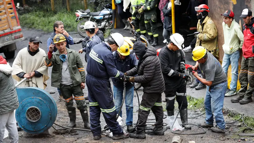 epa10525217 Emergency personnel work on rescue efforts for miners trapped by an explosion in a coal mine in Sutatausa, Colombia, 15 March 2023. Mining emergencies in Colombia have claimed the lives of more than 1,300 people in a total of 1,262 accidents over the last decade, according to statistics from the National Mining Agency (ANM). EPA/Mauricio Duenas Castaneda