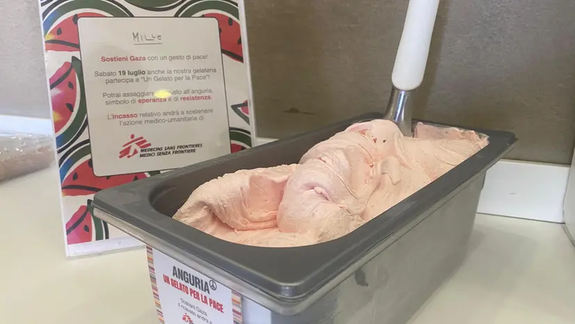 Il gelato al gusto anguria per la pace © www.giornaledibrescia.it
