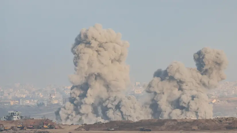 epa12234946 Smoke rises following an Israeli airstrike in the northern Gaza Strip near Beit Hanoun, as seen from the Israeli side of the border with the Gaza Strip in southern Israel, 13 July 2025. EPA/ABIR SULTAN