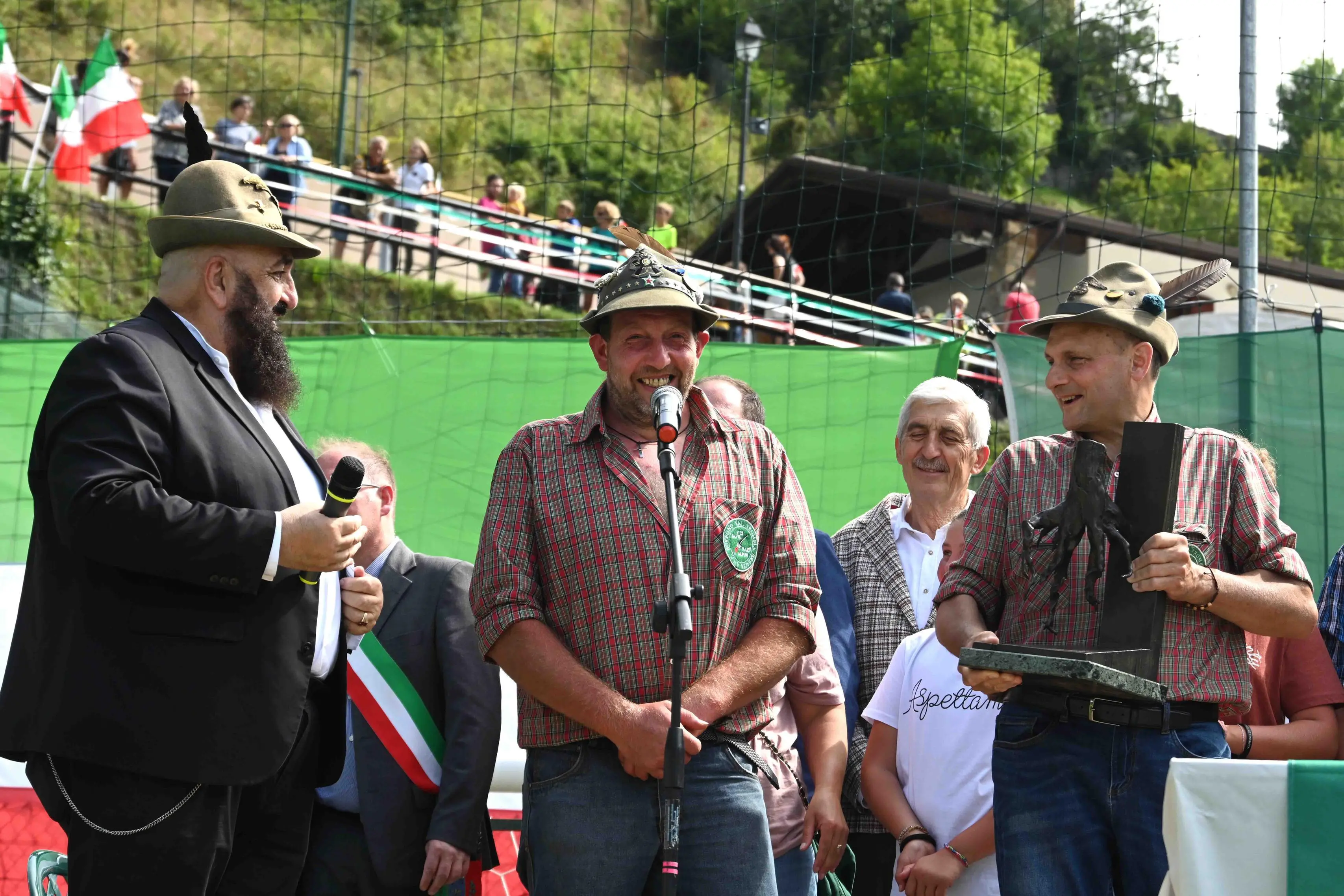 A Moris Tanghetti il premio «Fedeltà alla montagna» dell'Ana