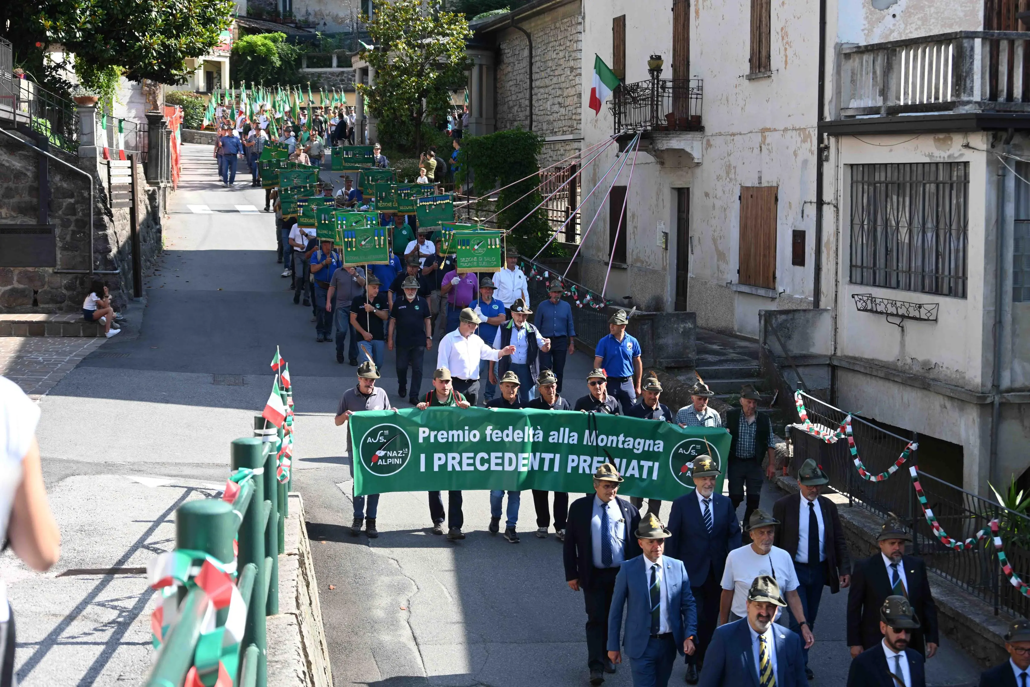 A Moris Tanghetti il premio «Fedeltà alla montagna» dell'Ana