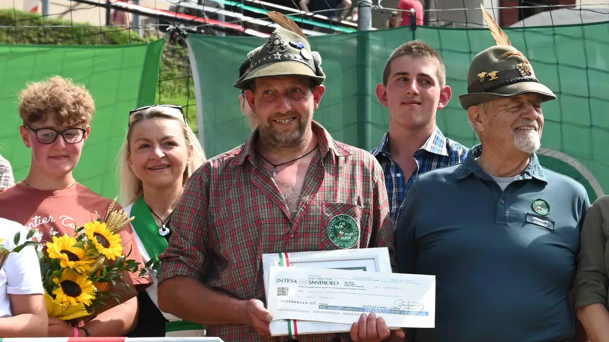 A Moris Tanghetti il premio «Fedeltà alla montagna» dell'Ana