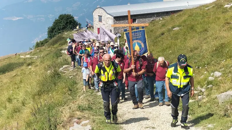 La partenza dal rifugio Almici