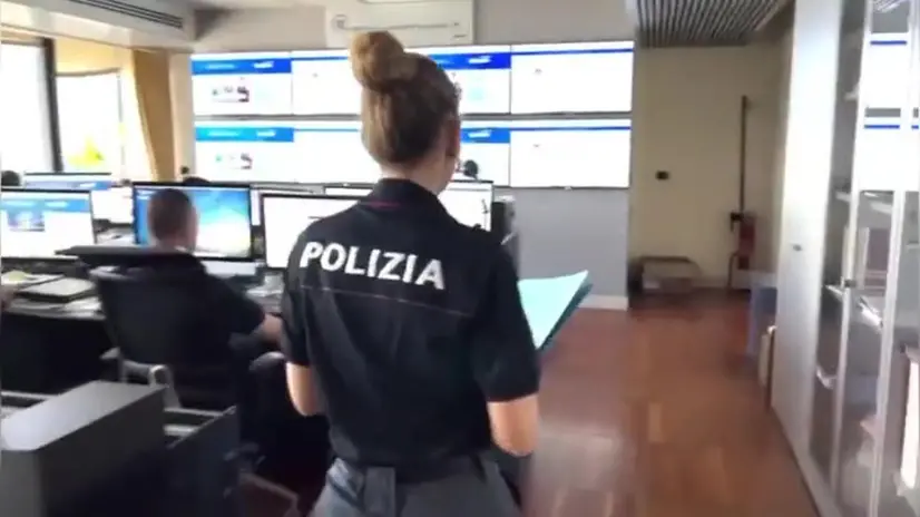 FRAME DA VIDEO Polizia di Stato : “OPERAZIONE “FAT MAN”: 6 ARRESTI PER PEDOPORNOGRAFIA ON-LINE