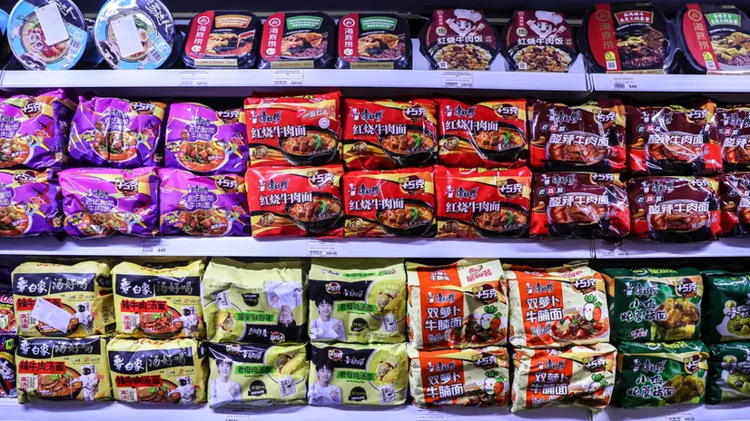 epa12245567 Goods are displayed on shelves in the Chinese grocery store 'Chinese Supermarket' in Moscow, Russia, 18 July 2025. According to information on the Moscow government portal, trade turnover between Russia and China in January-June 2025 compared to the same period in 2024 decreased by 9.1% and amounted to 106.48 billion US dollars. Exports from China to Russia over the first 6 months of this year decreased by 8.4% and amounted to 47.16 billion US dollars. Imports of Russian goods and services decreased by 9.6% and reached 59.32 billion US dollars. EPA/YURI KOCHETKOV