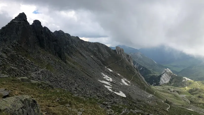 Le ricerche si concentrano nella zona del lago della Vacca - © www.giornaledibrescia.it