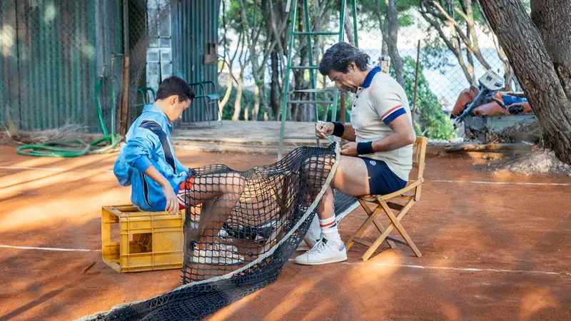 Una delle prime scene di Il maestro