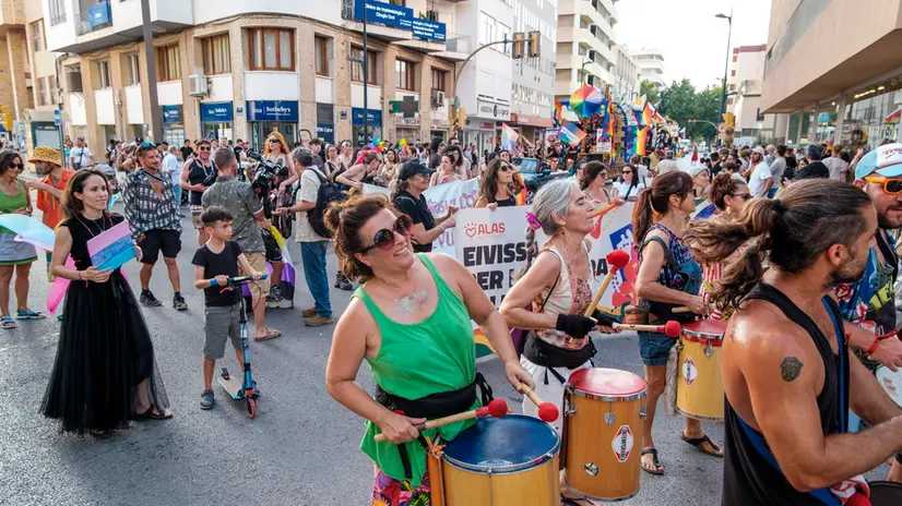 epa12176920 People take part in a march through the streets of Ibiza as part of the Ibiza Pride 2025, on the Spanish island of Ibiza, Spain, 14 June 2025 (issued 15 June 2025). EPA/SERGIO G. CANIZARES