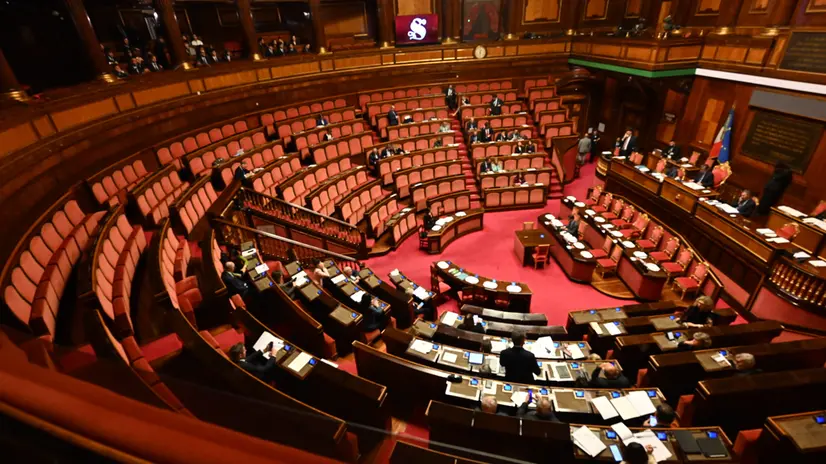 Panoramica dell'Aula nel corso della discussione del DEF 2024 al Senato a Roma, 24 aprile 2024. ANSA/MAURIZIO BRAMBATTI
