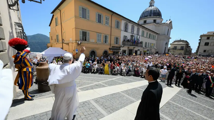 Pope Leo XIV leads the Angelus prayer in Castel Gandolfo near Rome, Italy, 20 July 2025. ANSA/VATICAN MEDIA +++ ANSA PROVIDES ACCESS TO THIS HANDOUT PHOTO TO BE USED SOLELY TO ILLUSTRATE NEWS REPORTING OR COMMENTARY ON THE FACTS OR EVENTS DEPICTED IN THIS IMAGE; NO ARCHIVING; NO LICENSING +++ NPK +++