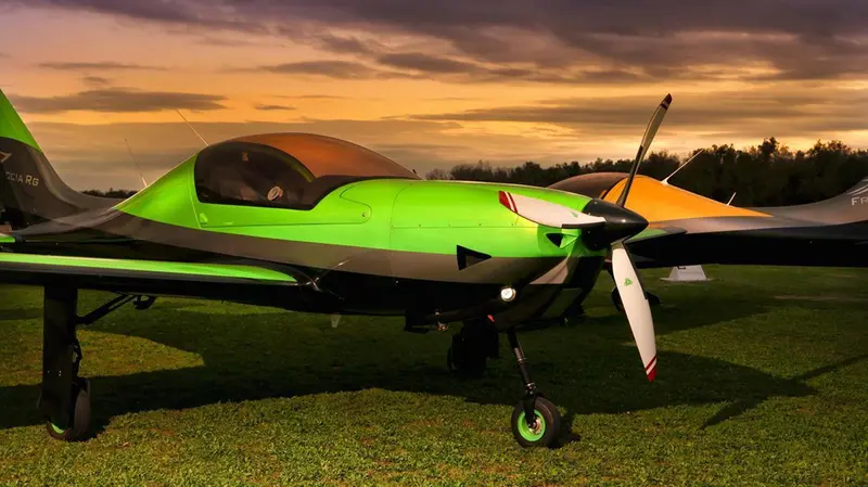 Il modello del velivolo, un Promecc Freggia RG della Aerospace del Salento