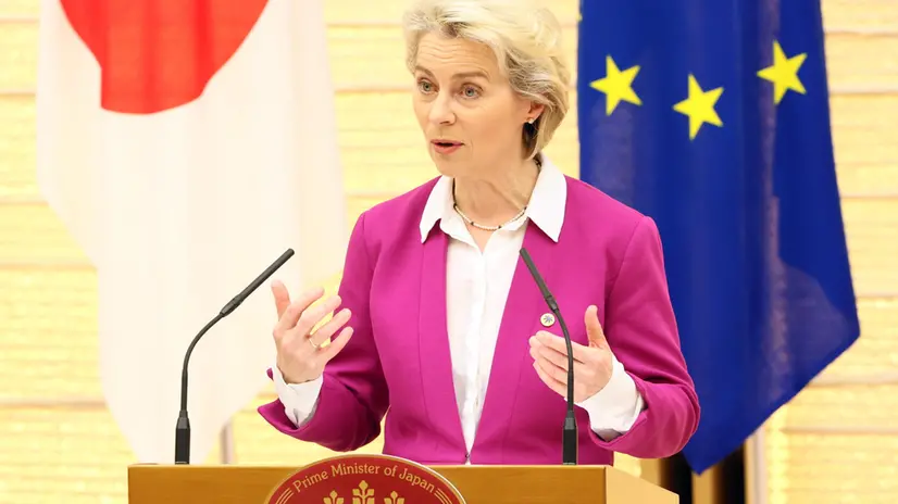 epa09941550 European Commission President Ursula von der Leyen announces a joint statement with Japanese Prime Minister Fumio Kishida and European Council President Charles Michel at the prime minister's official residence in Tokyo, Japan, 12 May 2022. The visit is the first to Japan for the two EU chiefs since they took office in 2019. EPA/YOSHIKAZU TSUNO / POOL
