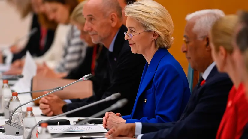 epa12255246 European Commission President Ursula von der Leyen (C), European Council President Antonio Costa (R) attend a meeting with Japanese Prime Minister Ishiba Shigeru (not pictured), at the Prime Minister Office in Tokyo Japan, 23 July 2025. In Tokyo for the EU-Japan Summit, European Commission President Ursula von der Leyen and European Council President Antonio Costa aim to strengthen the strategic partnership with Japan through a new Competitiveness Alliance and deeper cooperation on defense, trade, and economic security. EPA/DAVID MAREUIL / POOL