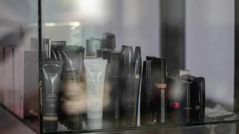 Prodotti cosmetici in vetrina