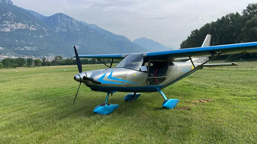 Un ultraleggero della Scuola di volo Vittoria Alata