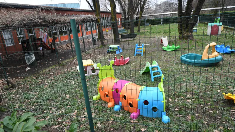 Il Nido, Primavera e Scuola dell'Infanzia, struttura che ospita oltre 150 bambini, dove è stato , Milano, 12 febbraio 2021. La Rsu e Rls che hanno segnalata l'insorgenza di un focolaio di Covid, denunciano il contagio di 8 educatrici delle quali due ricoverate in ospedale e chiedono l'immediata chiusura di tutta la scuola. ANSA/DANIEL DAL ZENNARO