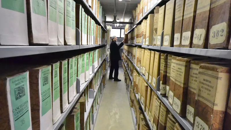 L'archivio di Stato conserva per sempre i documenti - © www.giornaledibrescia.it