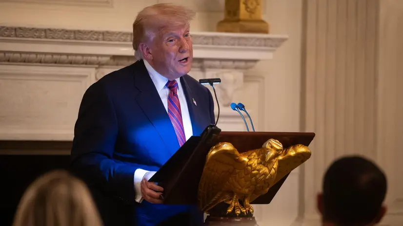 epa12246246 US President Donald Trump speaks during a dinner with Republican senators and other guests in the State Dining Room at the White House in Washington, DC, USA, 18 July 2025. EPA/FRANCIS CHUNG / POOL