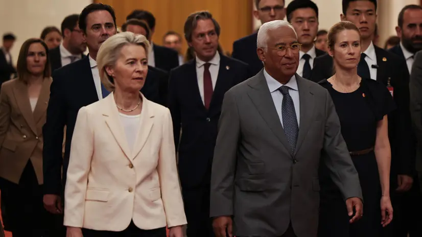 epa12257528 (L-R) President of the European Commission, Ursula von der Leyen, President of the European Council, Antonio Costa, and High Representative for Foreign Affairs and Security Policy and Vice-President of the European Commission, Kaja Kallas, walk at the Great Hall of the People before the 25th European Union - China Summit in Beijing, China, 24 July 2025. EPA/ANDRES MARTINEZ CASARES / EPA / POOL