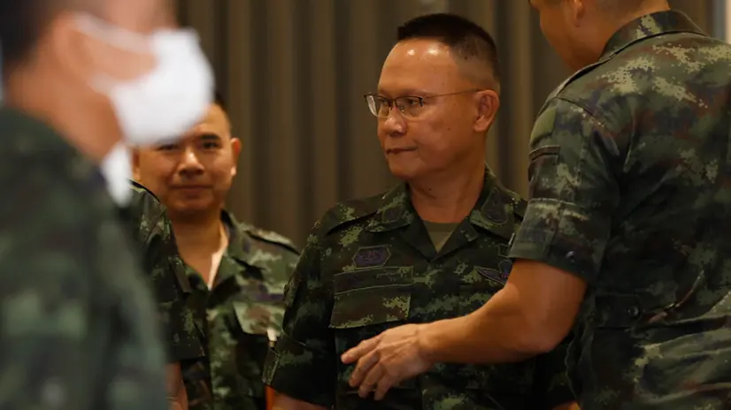 epa12253114 Thai Director General of the Army Intelligence, Kamchai Wongsri (C-R) attends a meeting at the Royal Thai Army headquarters in Bangkok, Thailand, 22 July 2025. The Thai military has invited defense attaches from several countries to clarify the situation regarding the Thailand-Cambodia border issue, aiming to promote transparency and prevent misunderstandings, after a landmine explosion injured three Thai soldiers during a patrol operation along the border with Cambodia on 16 July. Tensions between Thailand and Cambodia have escalated following a brief military clash in May 2025, with both countries increasing their military presence along the border and imposing measures against each other. EPA/NARONG SANGNAK