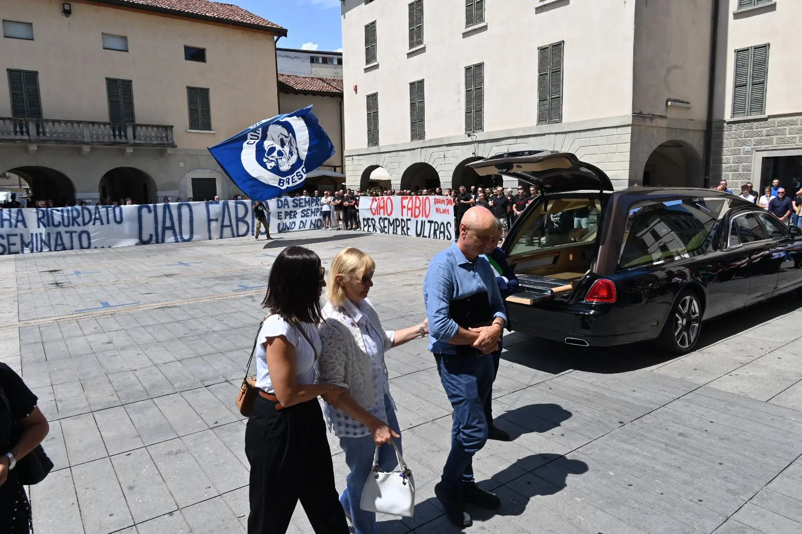 A Chiari il funerale di Fabio Festa, morto sul Blumone