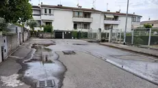 Ghedi, perdite di acqua da un tombino in via Porcellaga